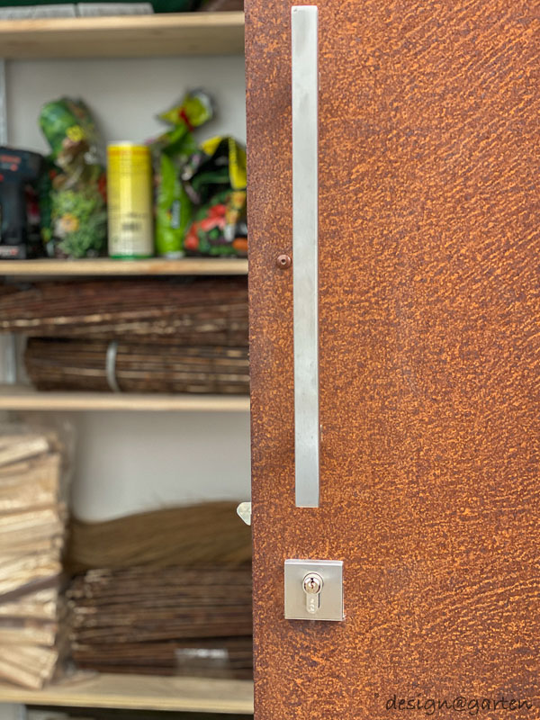 Abri de jardin Cube en acier Corten – Objet design sur mesure pour le jardin