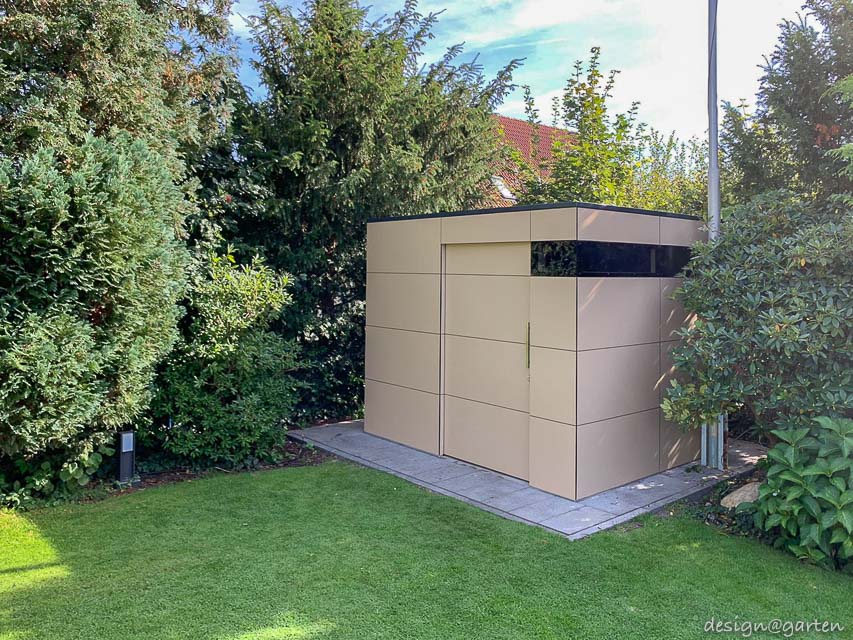 Osez la couleur : l'abri de jardin comme élément décoratif phare