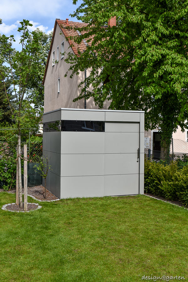 La géométrie à la perfection : l'abri de jardin carré en HPL