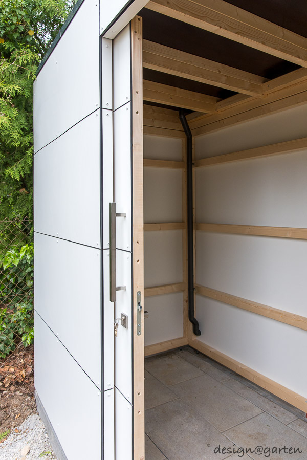 Abri de jardin moderne avec ossature en bois apparente