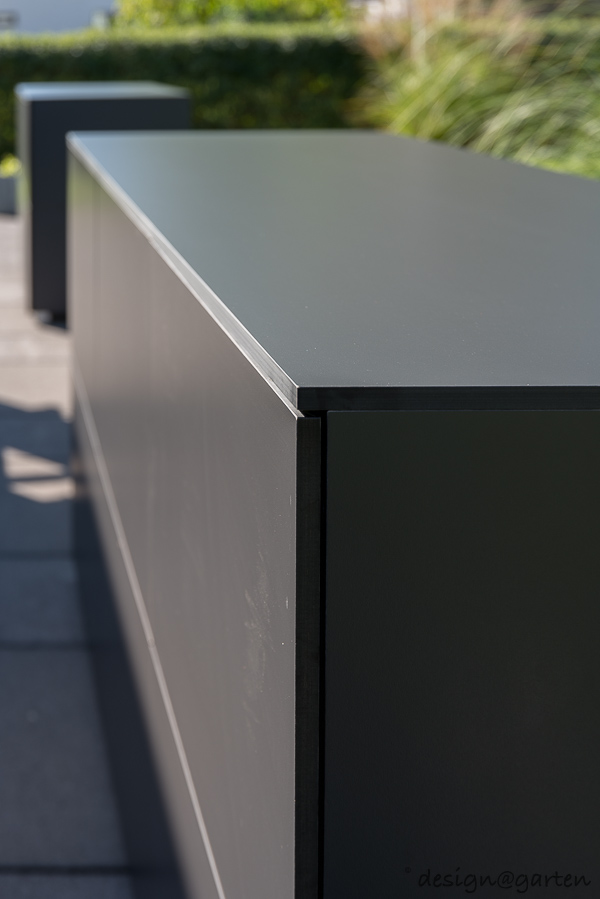 Un espace de rangement minimaliste en un clic : un design intemporel et une disponibilité immédiate