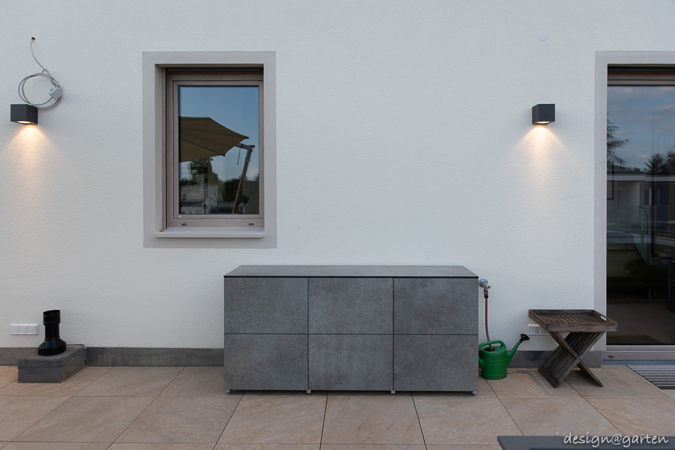 Buffet d'extérieur en décor Empire Slate : polyvalence élégante pour la terrasse