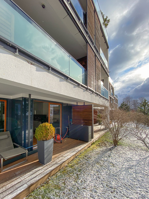 Buffet de terrasse résistant aux intempéries : esthétique fonctionnelle pour l'extérieur