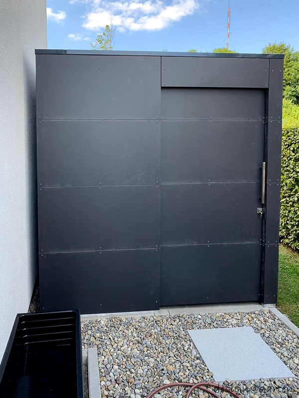 Abri de jardin exclusif avec double porte coulissante : efficacité maximale de l'espace sur mesure