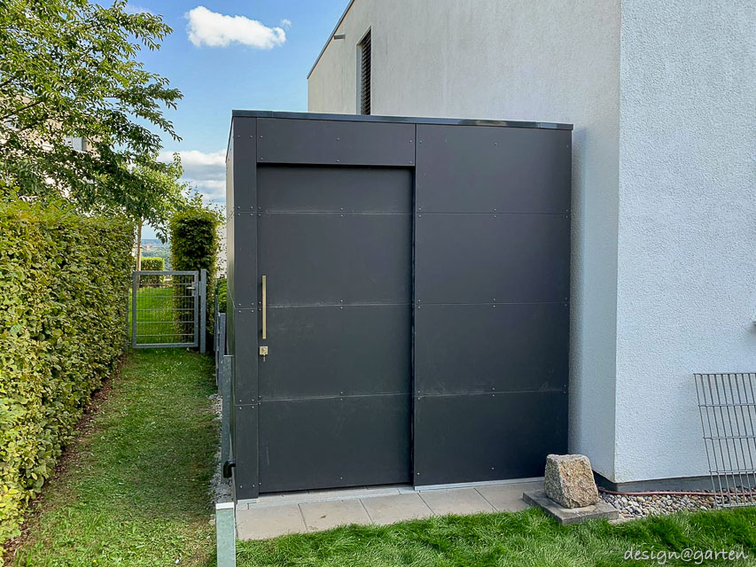 Abri de jardin exclusif avec double porte coulissante : efficacité maximale de l'espace sur mesure
