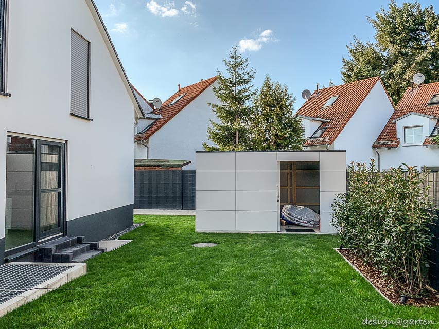 Abri de jardin conçu sur mesure avec 2 portes coulissantes à 63322 Rödermark