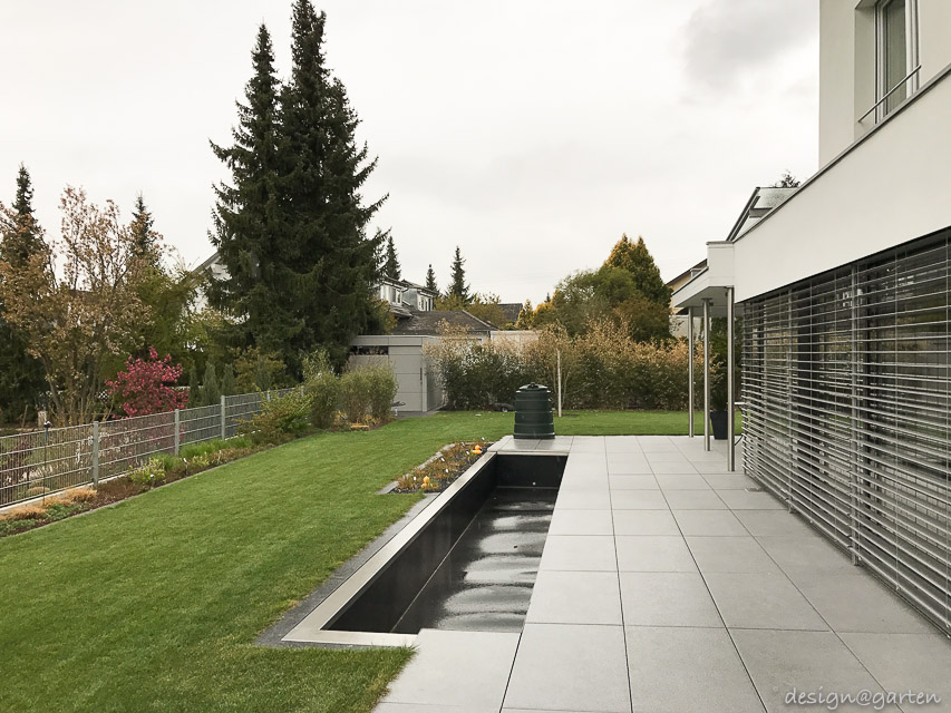 Abri de jardin design comme point d'ancrage architectural à Ammerbuch