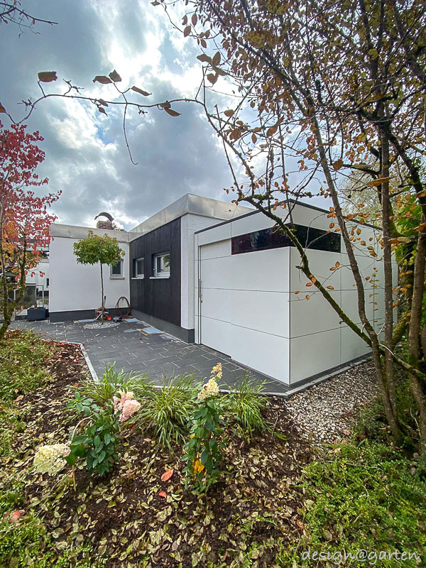 Une niche transformée en espace de rangement utile – Abri de jardin à Ottobrunn