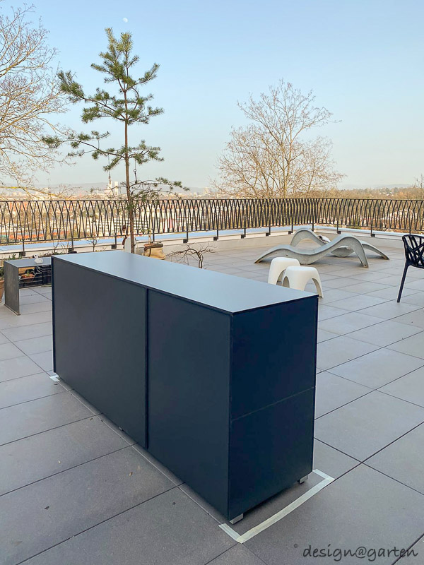 Armoire de terrasse moderne en Trespa HPL à Rickenbach, Suisse