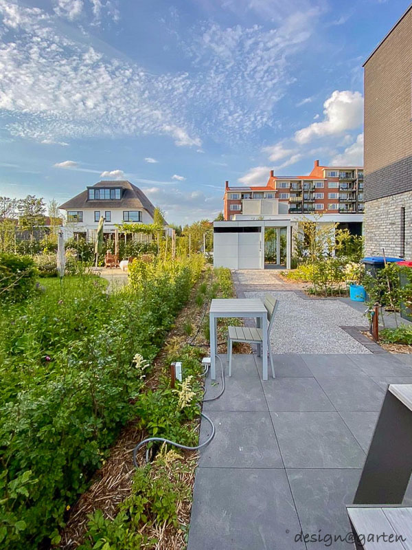 Abri de jardin design avec pergola à Nimègue, Pays-Bas