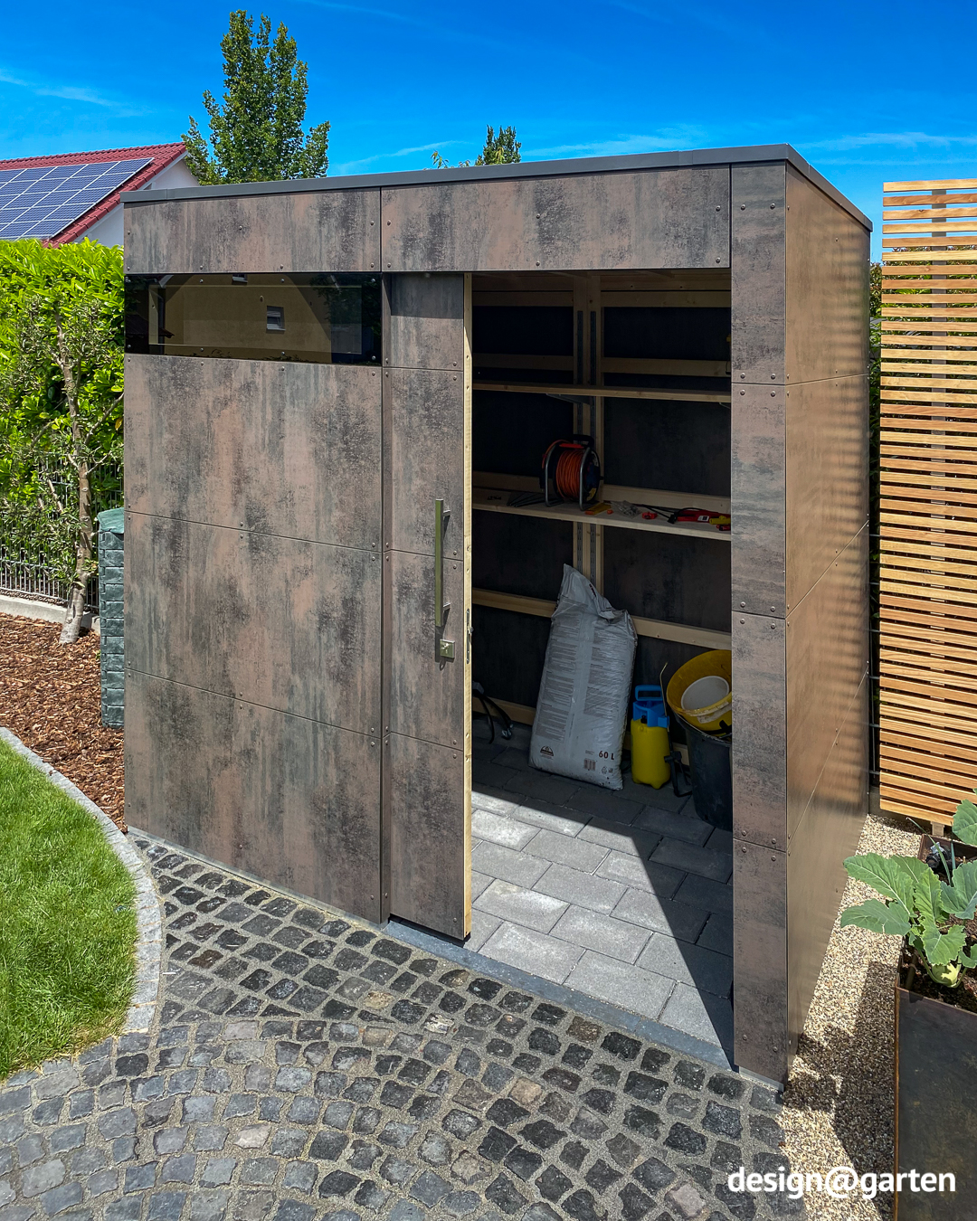 Abri de jardin en métal Eternal Iron sur mesure