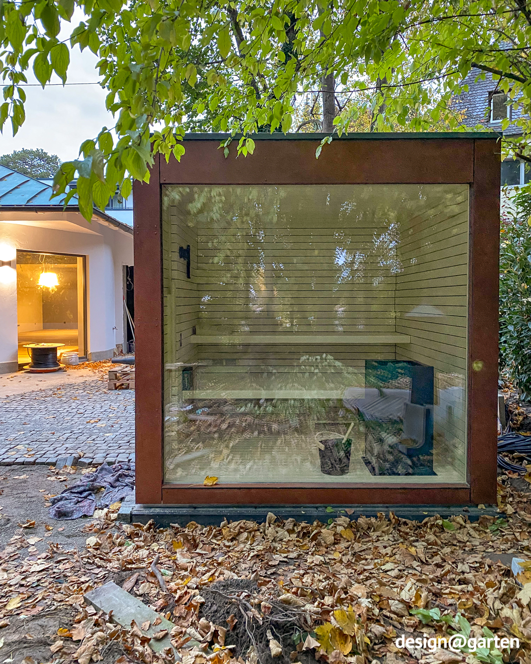 Sauna de jardin design aspect acier Corten