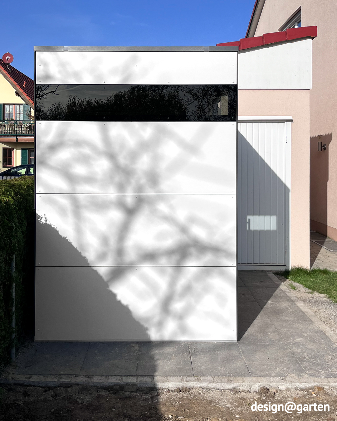 Petit abri de jardin avec profondeur spéciale et drainage intérieur