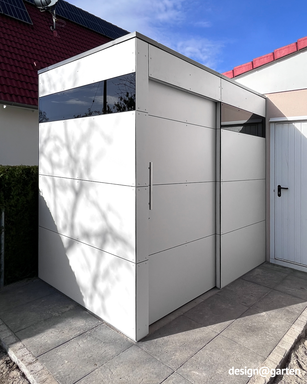 Petit abri de jardin avec profondeur spéciale et drainage intérieur