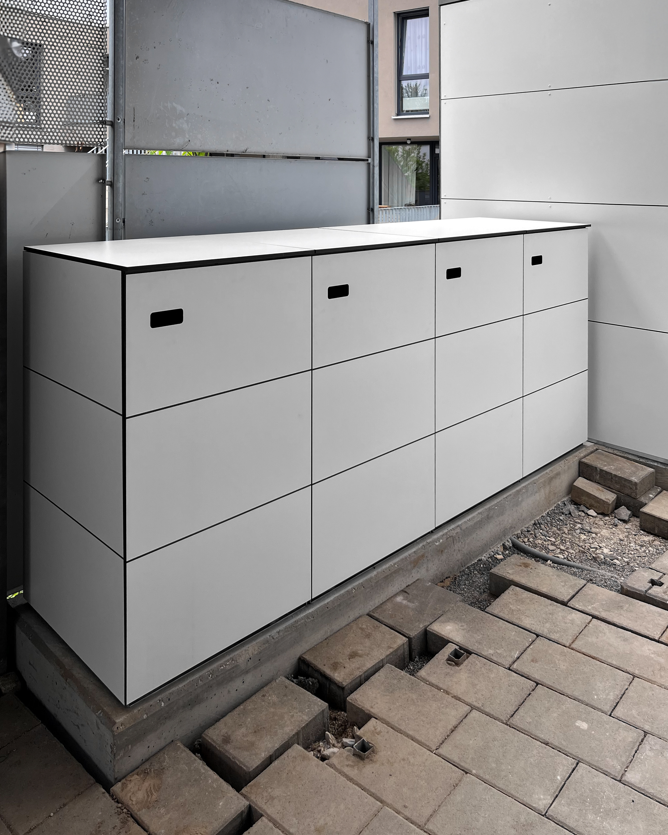 Abri pour 4 grandes poubelles, couleur blanche – assorti à l'abri de jardin