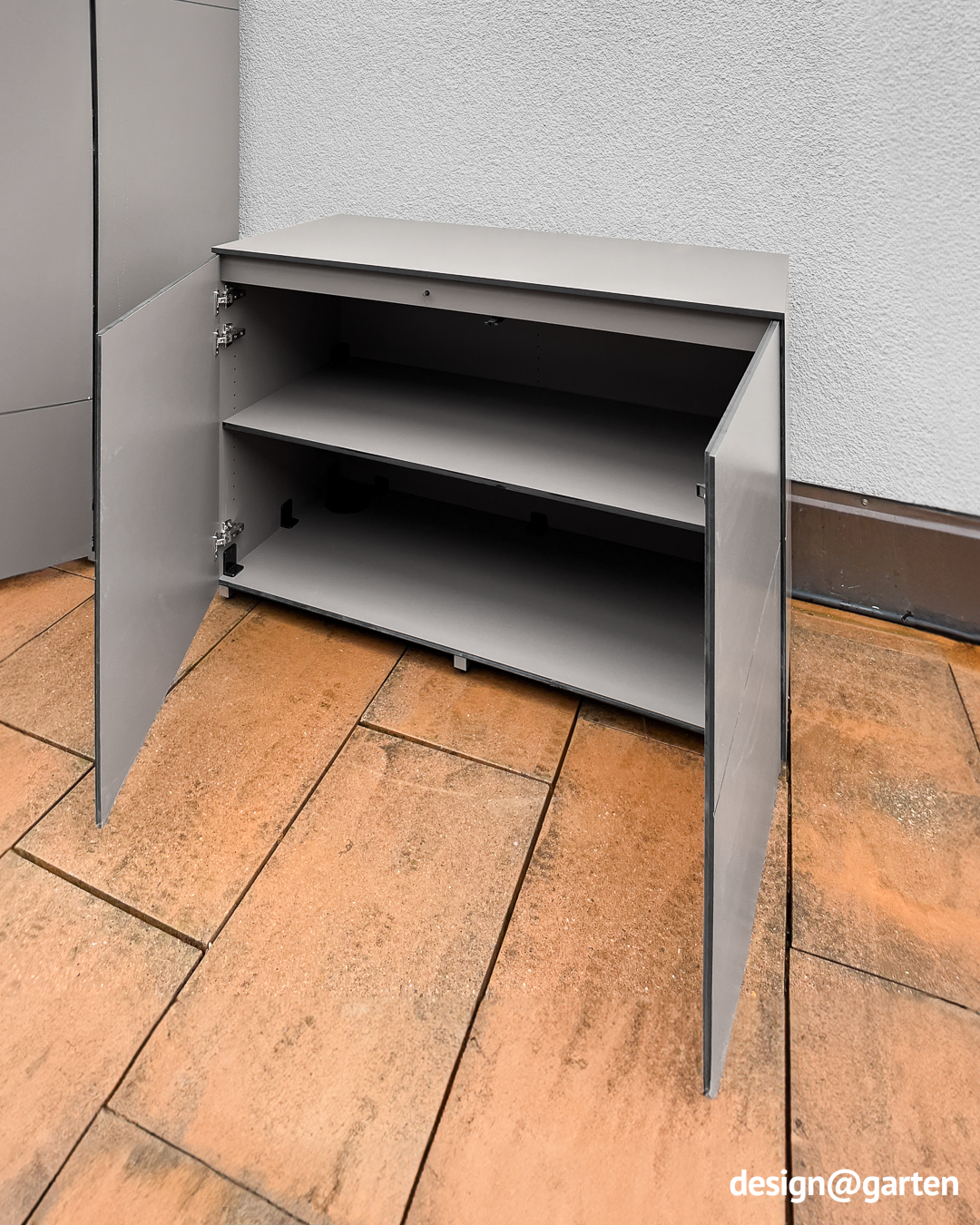 Les armoires de jardin : une solution de rangement sur mesure, standard ou personnalisée, conçue d'un seul tenant