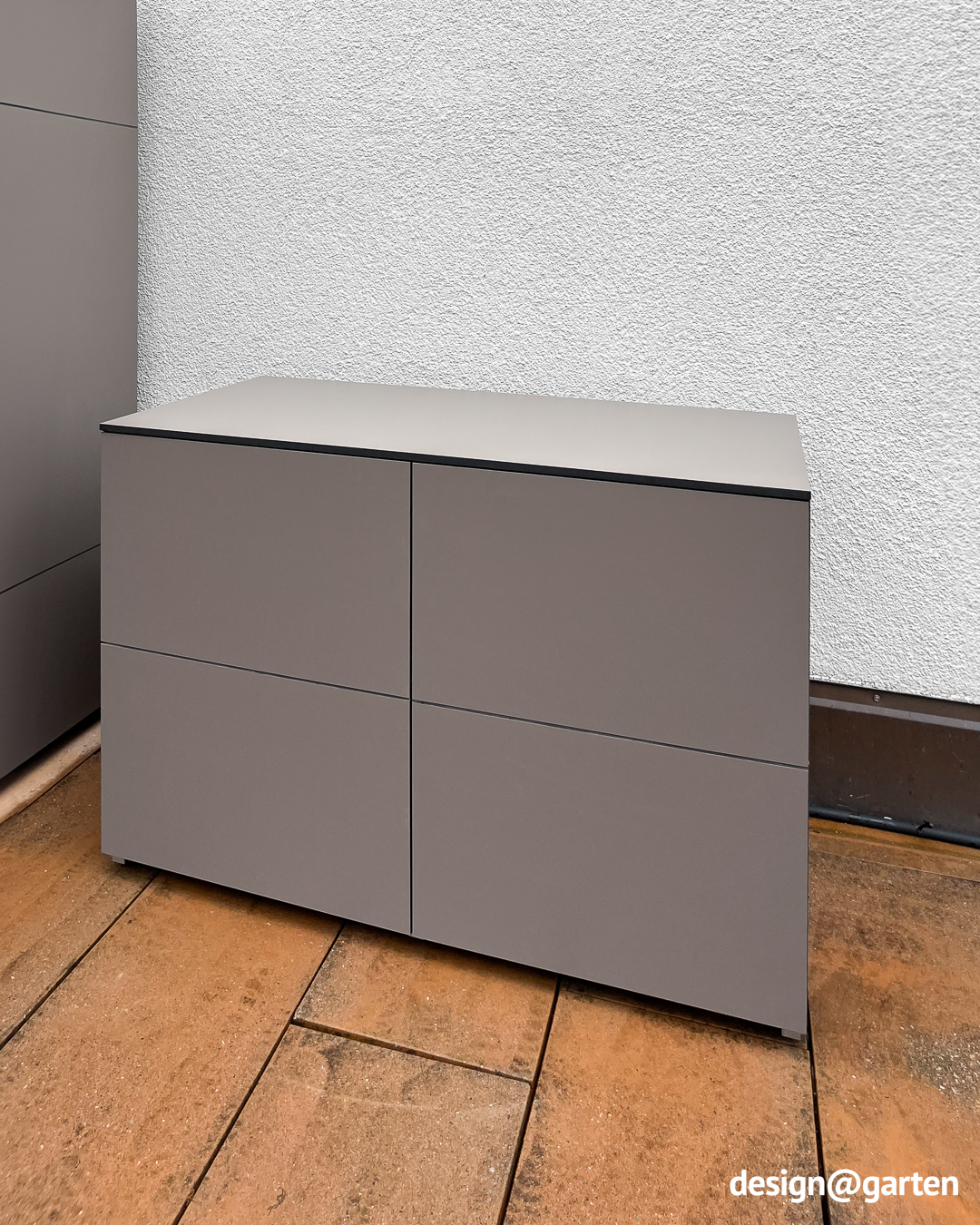 Les armoires de jardin : une solution de rangement sur mesure, standard ou personnalisée, conçue d'un seul tenant