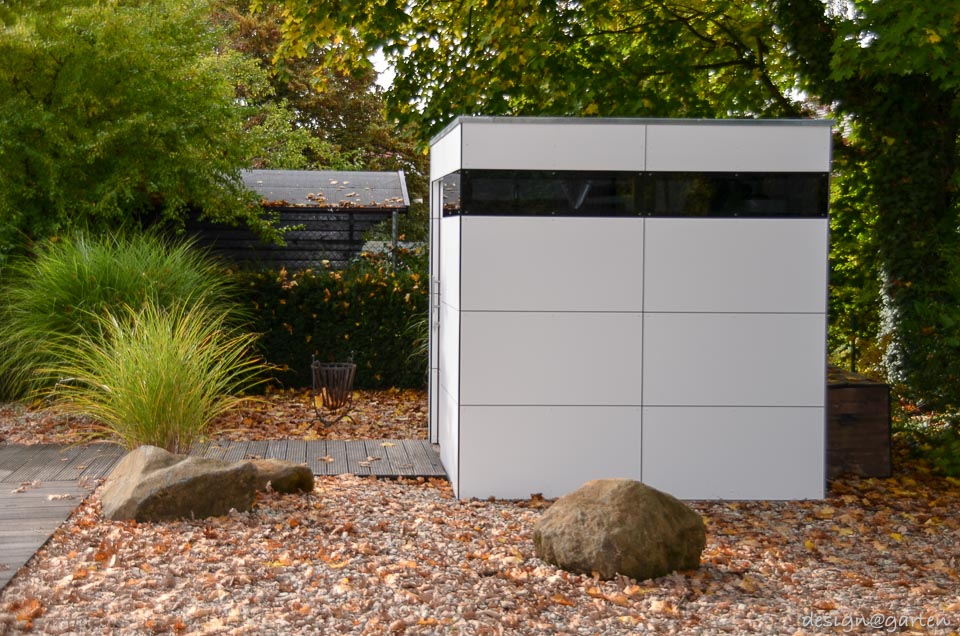 Des lignes épurées dans le jardin : l'abri de jardin moderne conçu par un architecte