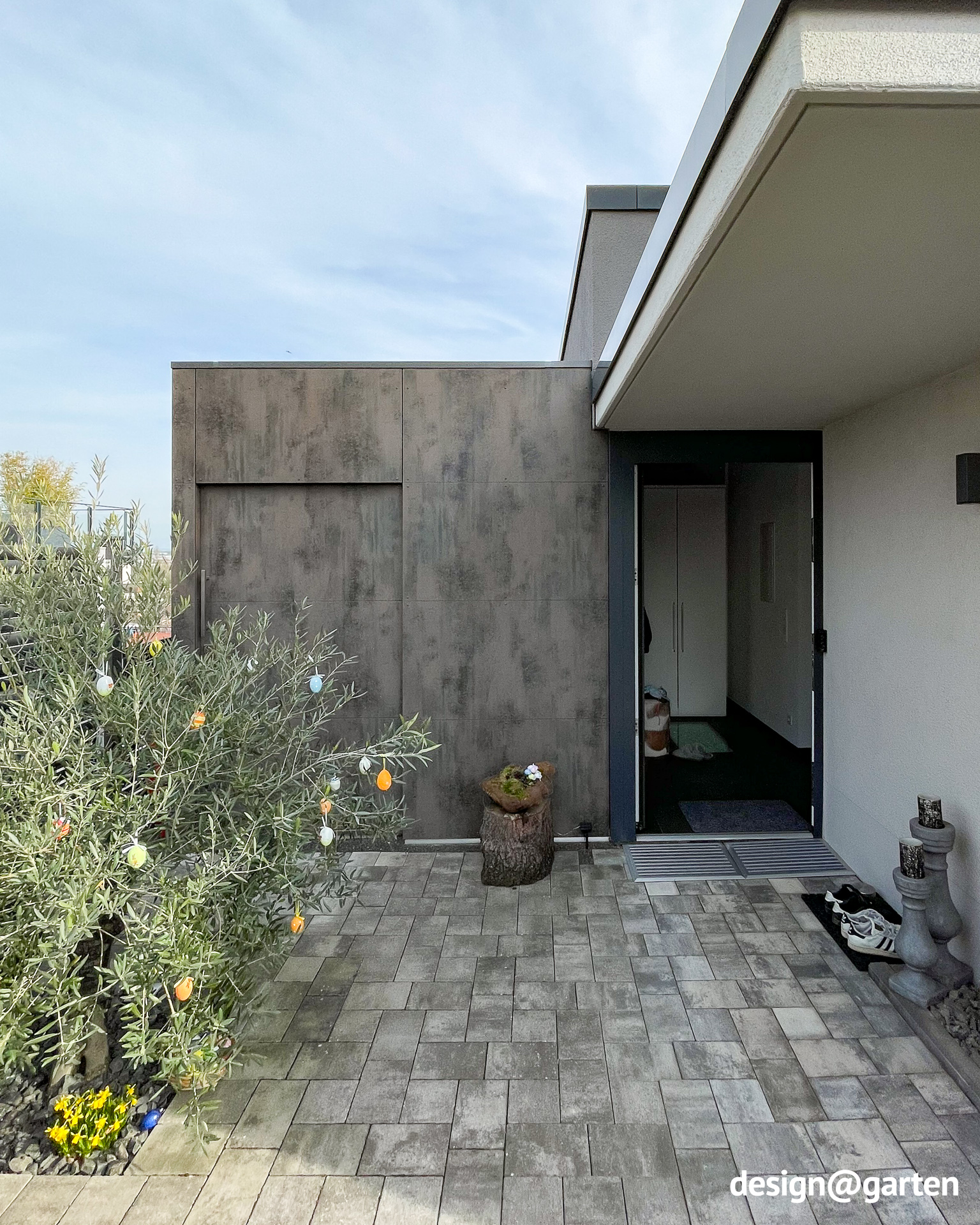 Abri de jardin en forme d'annexe, aspect bronze rouillé