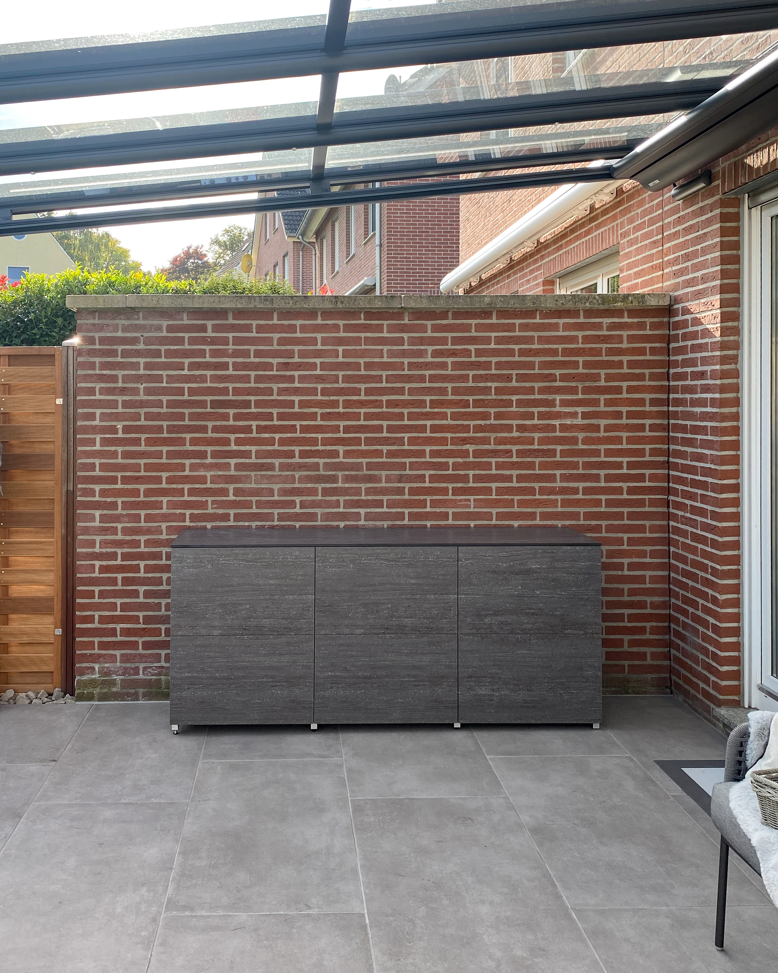 Buffet d'extérieur aspect bois