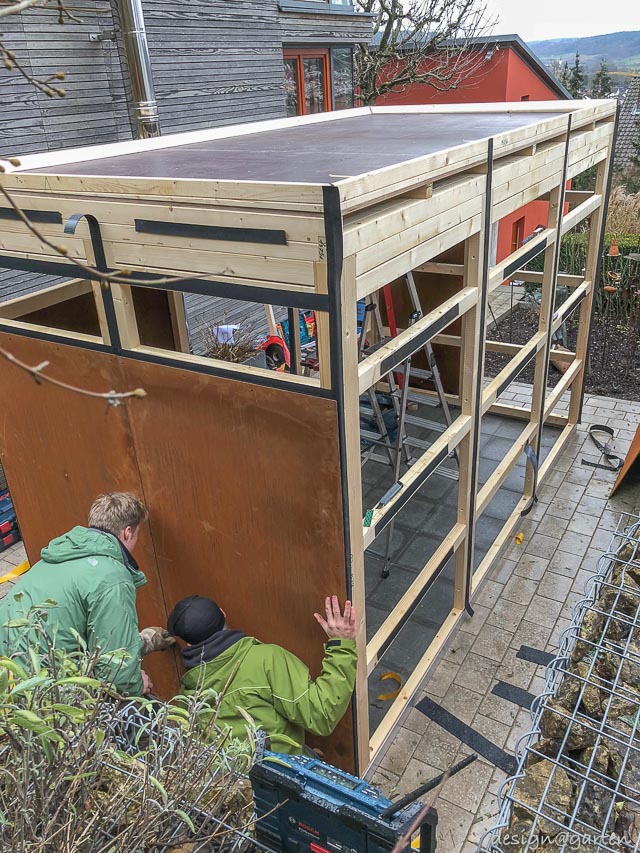 Une esthétique intemporelle dans le jardin : l'abri de jardin moderne en acier Corten