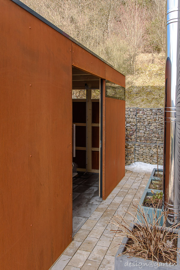 Une esthétique intemporelle dans le jardin : l'abri de jardin moderne en acier Corten