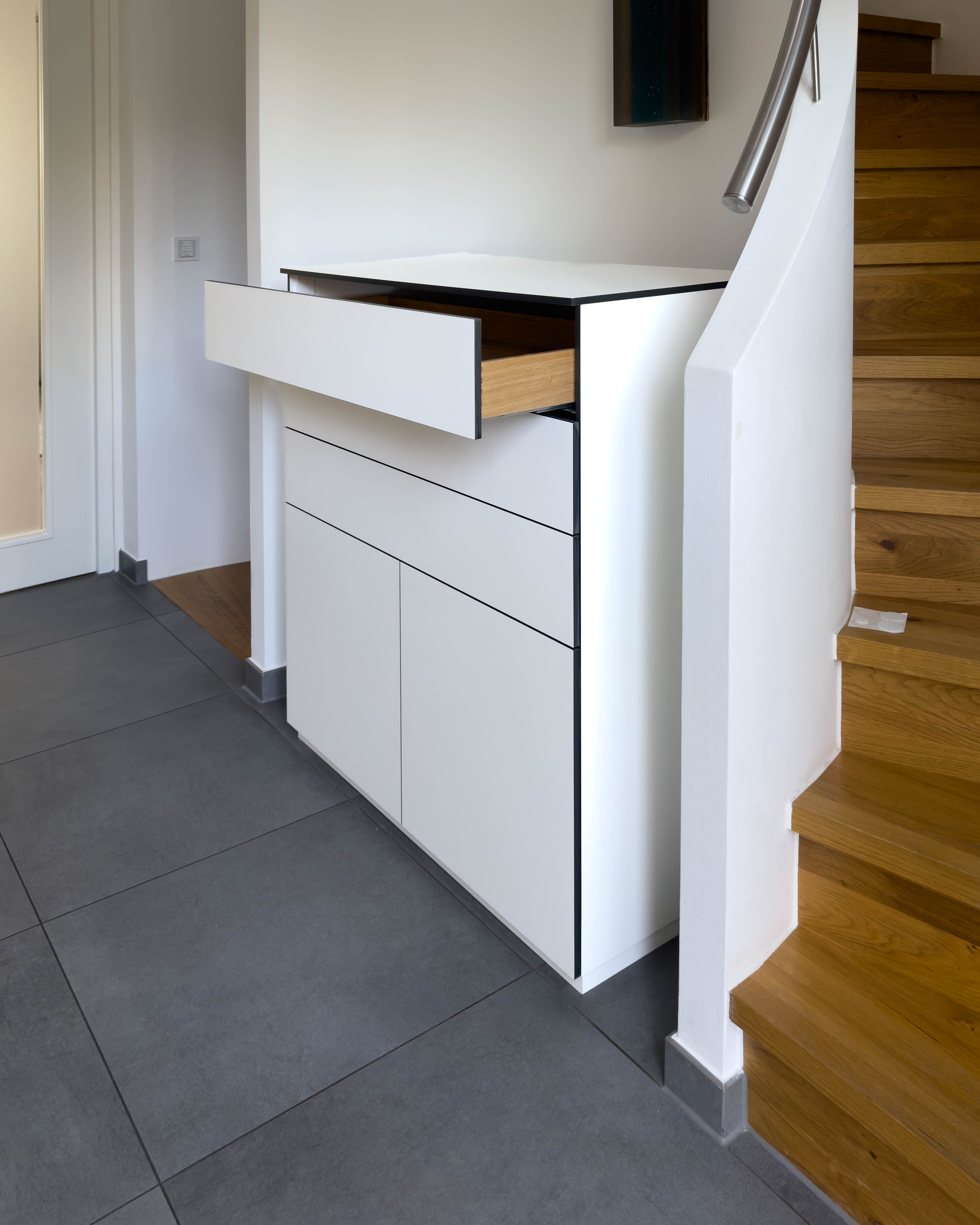 Armoire sur mesure en HPL blanc