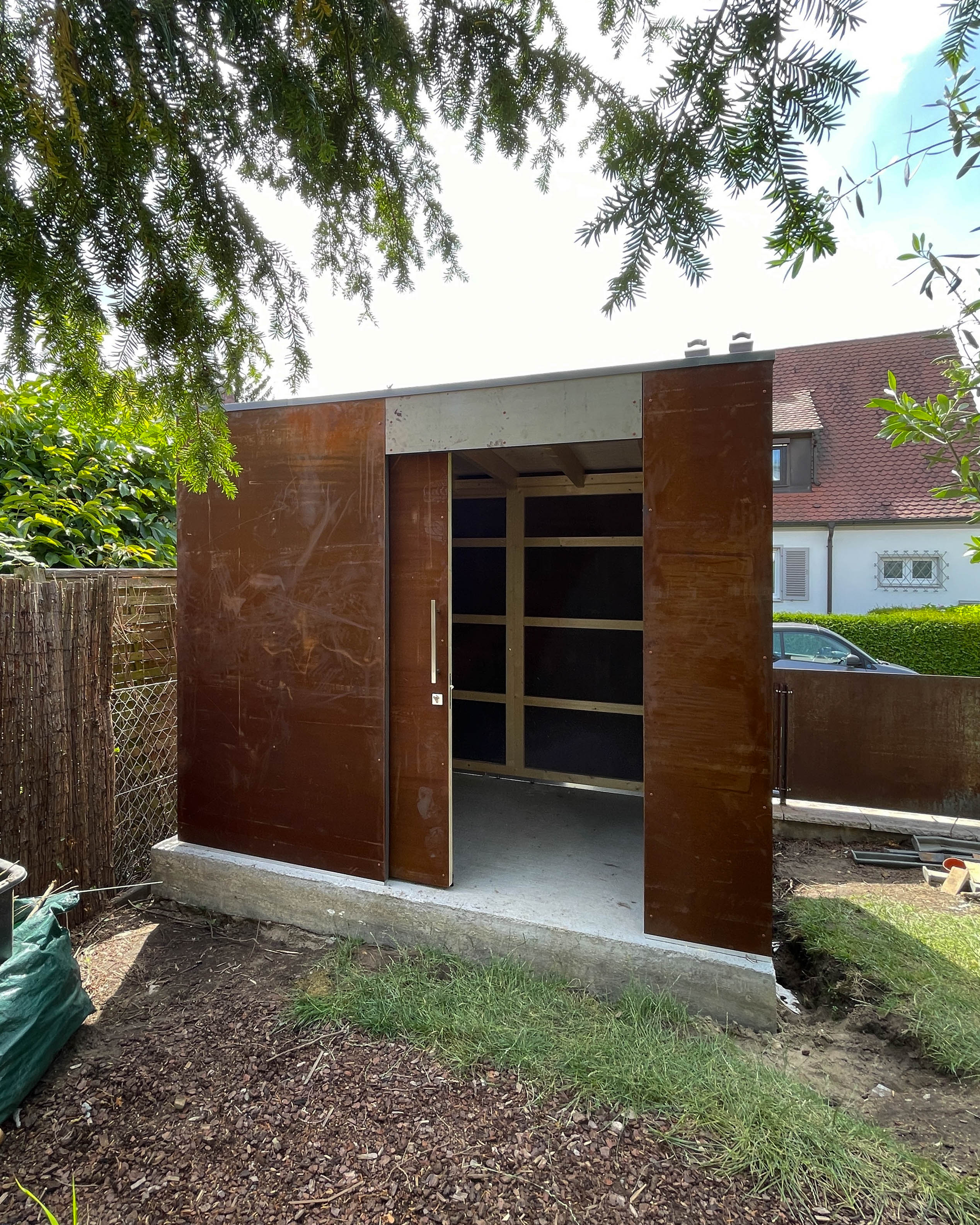 Abri de jardin compact en acier Corten