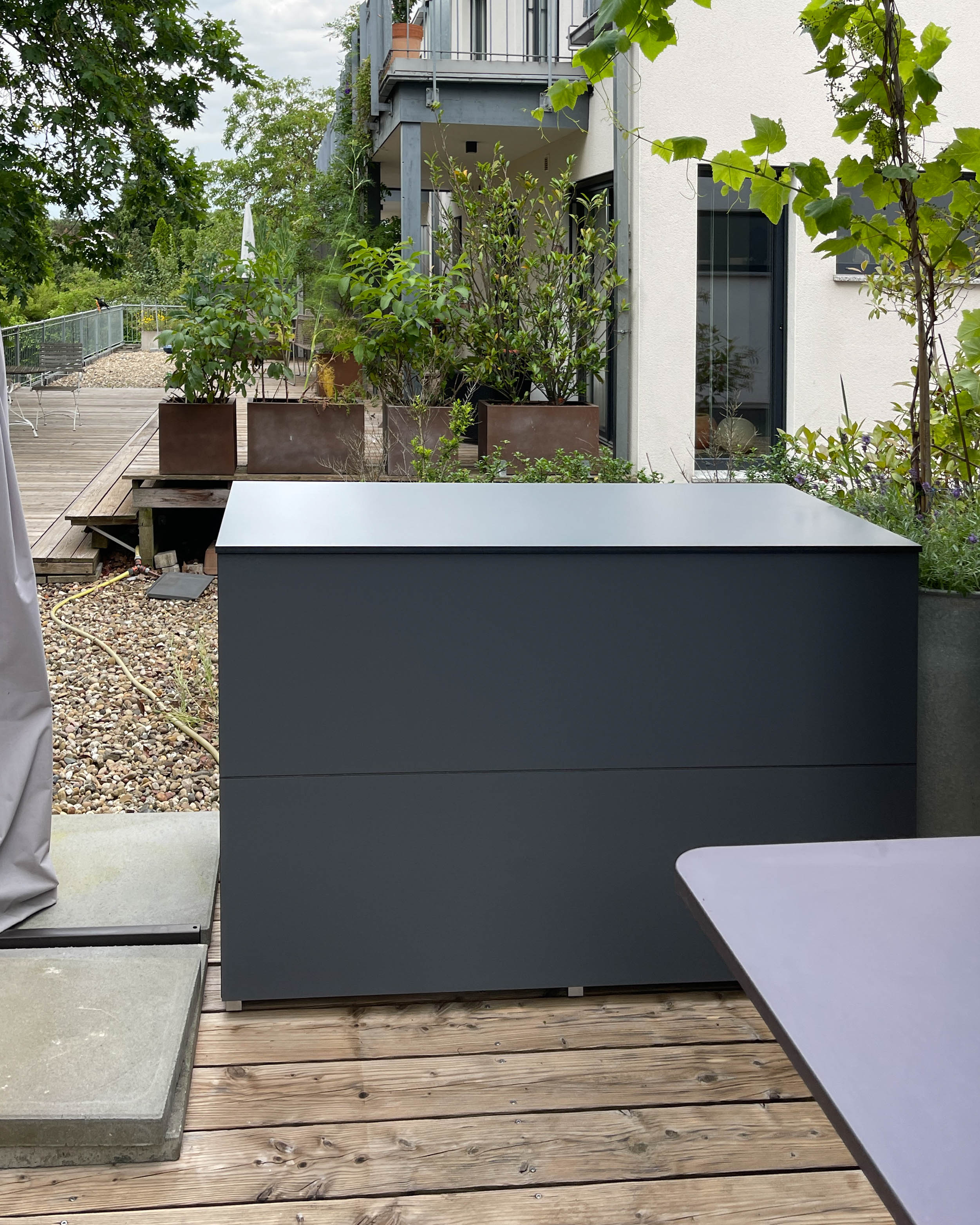 Coffre XL avec beaucoup d'espace de rangement