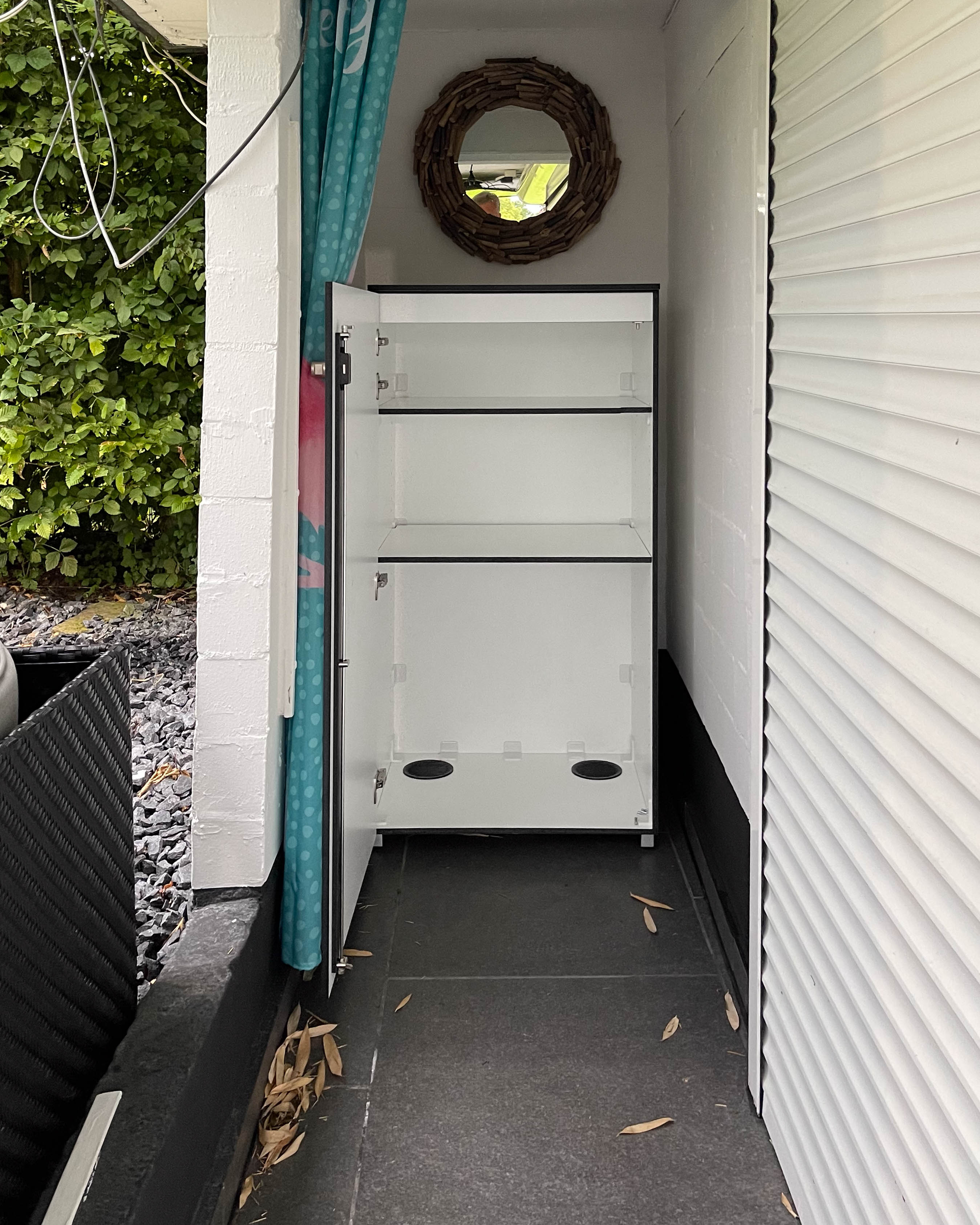 Armoire haute en blanc