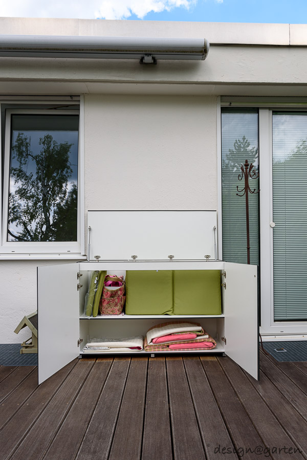 Massima flessibilità in un formato compatto: piccola credenza per la terrazza