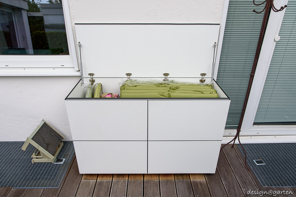 Massima flessibilità in un formato compatto: piccola credenza per la terrazza