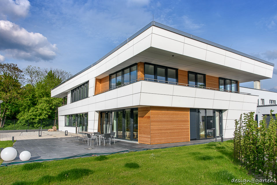 Architettura moderna in ambito aziendale: il capanno cubista