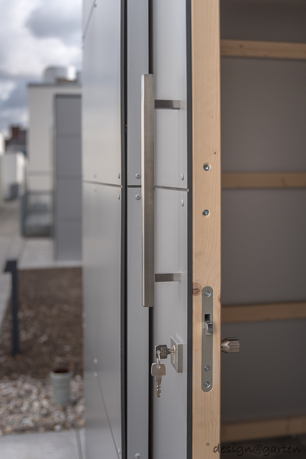 Utilizzo innovativo dello spazio: deposito urbano sulla terrazza sul tetto