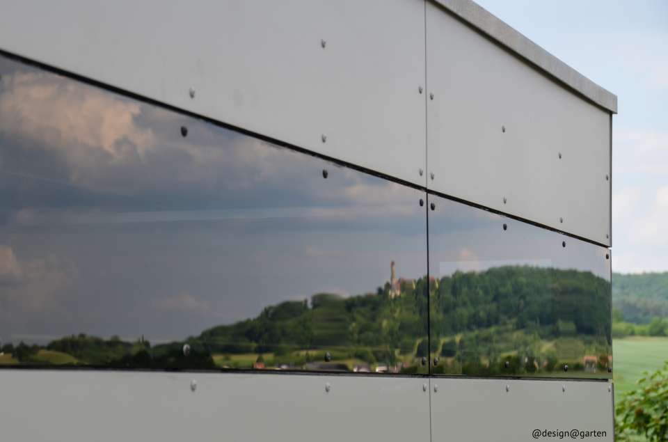 Collegamento intelligente: casetta da giardino in HPL come passaggio