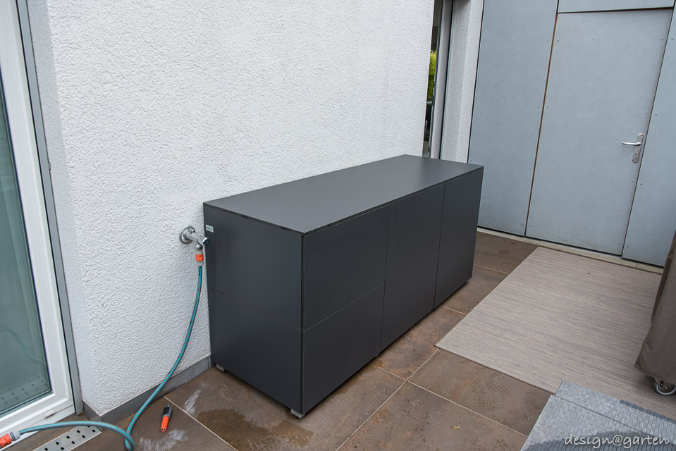 Stazione barbecue perfetta: credenza per accessori barbecue