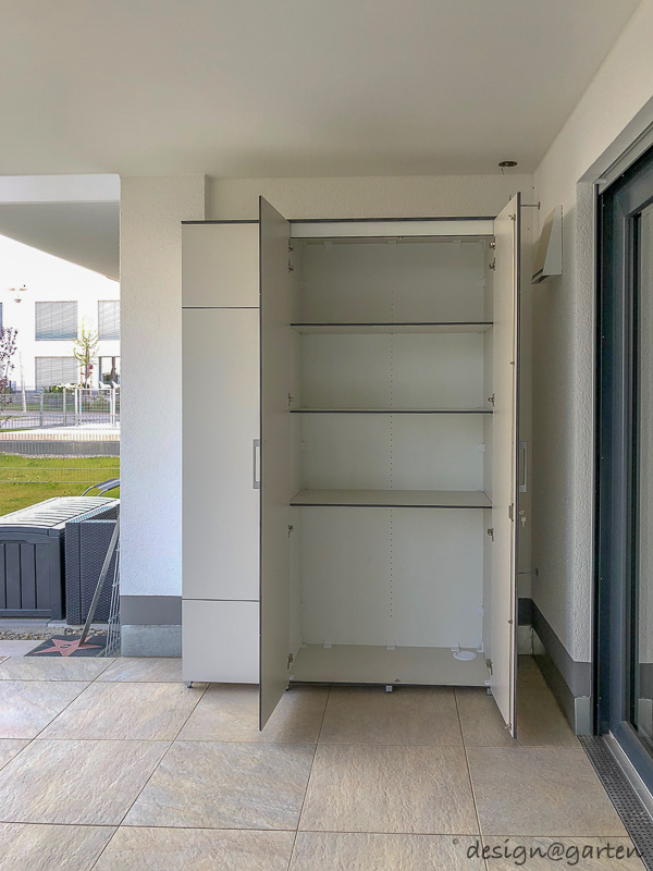 Eleganza su misura a Friedberg: un grande armadio da giardino per esterni