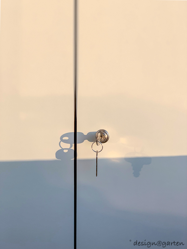 Utilizzo efficiente dello spazio a Karlsruhe: armadio alto e stretto per il balcone