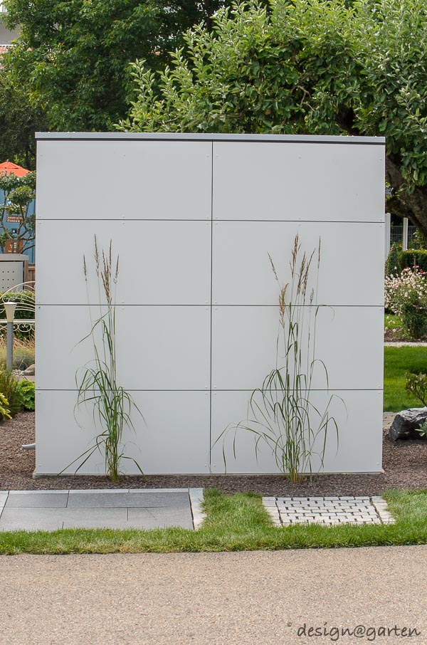 Casetta da giardino minimalista a Donauwörth: un esempio di design moderno per il giardino