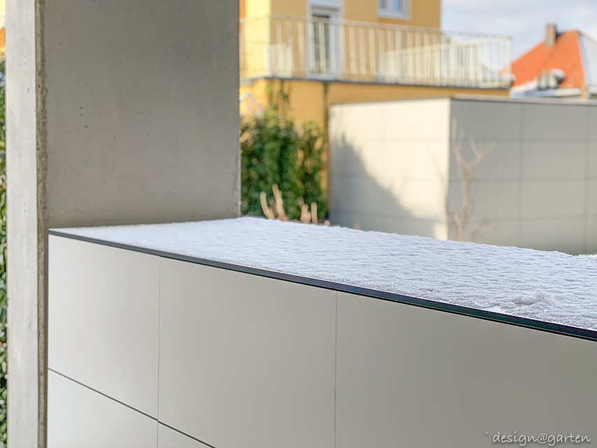 Armadio barbecue resistente alle intemperie per la terrazza come soluzione combinata su misura