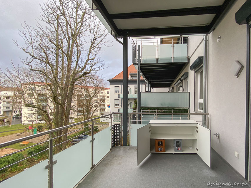 Armadio da balcone resistente alle intemperie, colore bianco