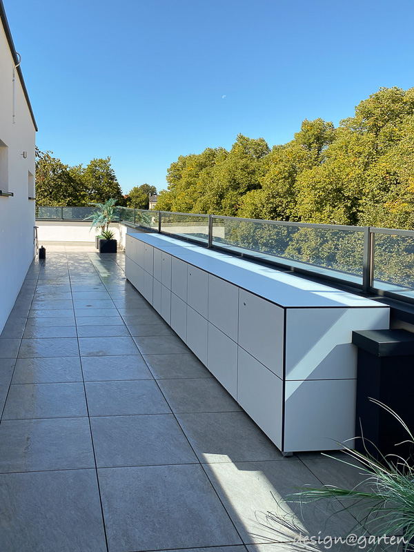 Massima eleganza dello spazio di stivaggio: 6,40 metri di estetica funzionale sulla terrazza sul tetto