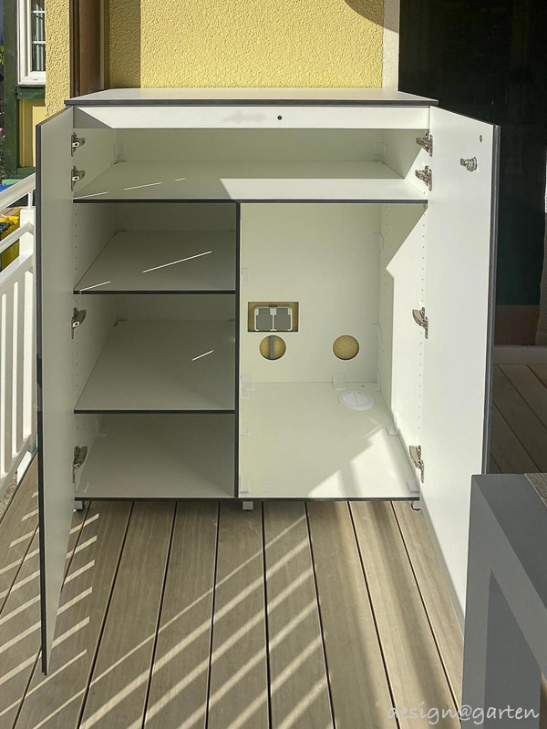 Armadio da balcone personalizzato su misura: massima flessibilità grazie alla suddivisione interna intelligente