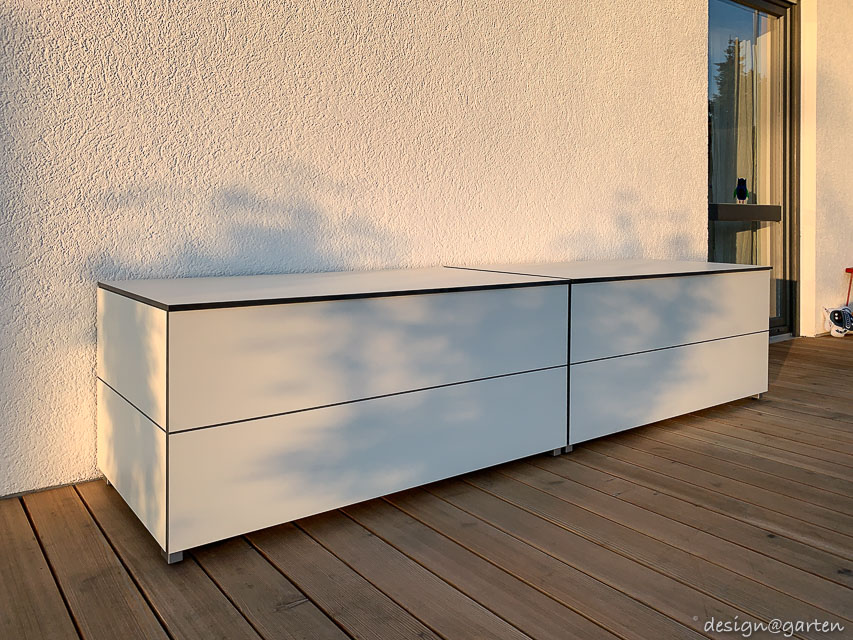 Arredamento multifunzionale per terrazze: la panca contenitore resistente alle intemperie come oggetto di design