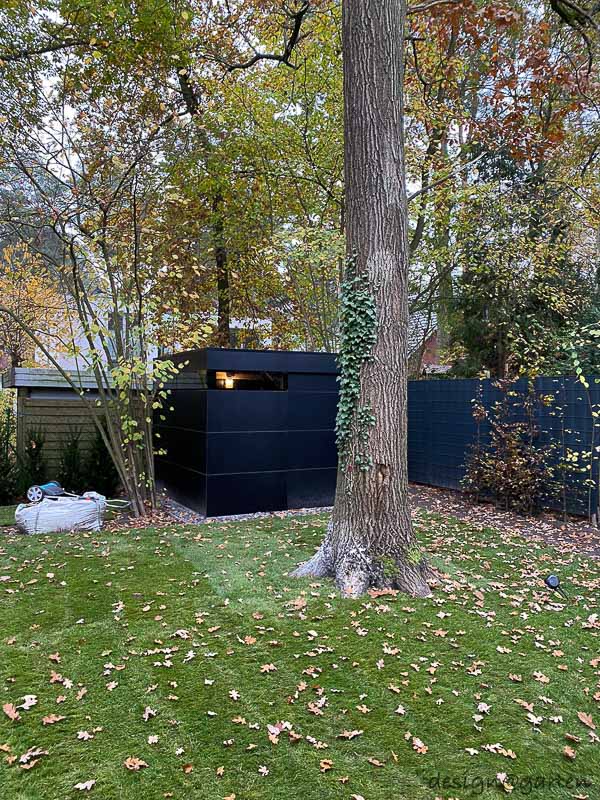 Cubo da giardino moderno: design minimalista in un ambiente naturale