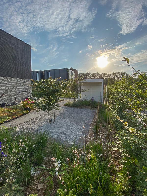 Casetta da giardino di design con pergola a Nimega, Paesi Bassi