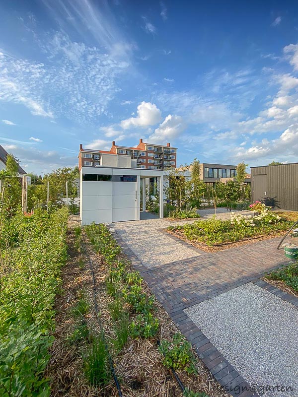 Casetta da giardino di design con pergola a Nimega, Paesi Bassi