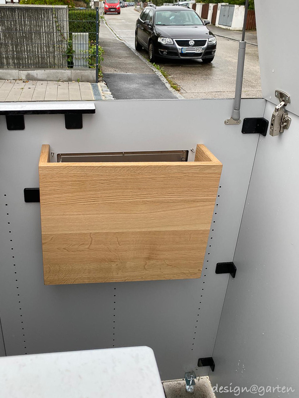 Box per bidoni della spazzatura  in HPL per 4 bidoni da 240 litri con cassetta postale e box per pacchi