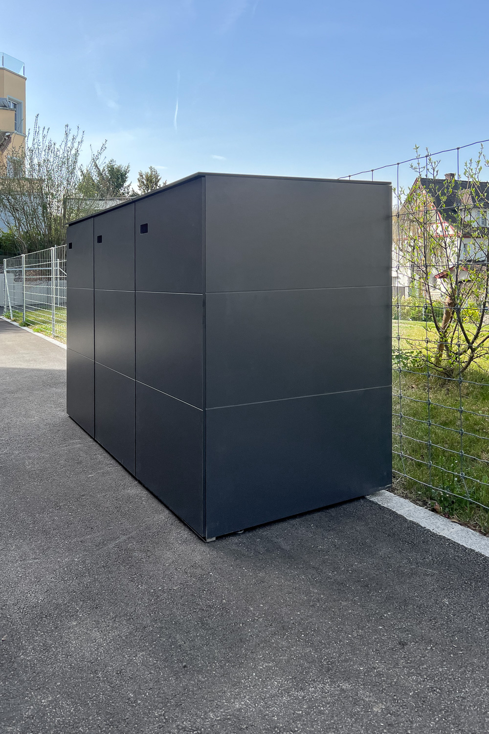 Copri bidoni spazzatura a 3 posti per bidoni da 240 litri in HPL