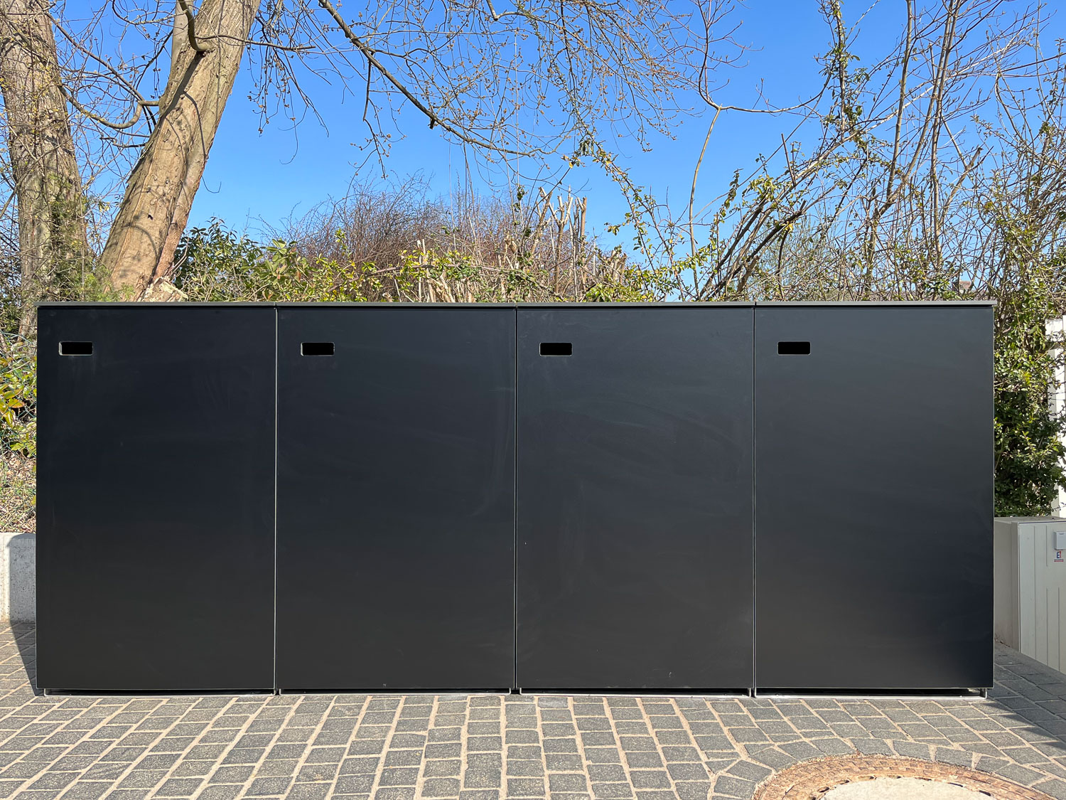 Box bidoni 4 posti moderno in HPL antracite resistente alle intemperie